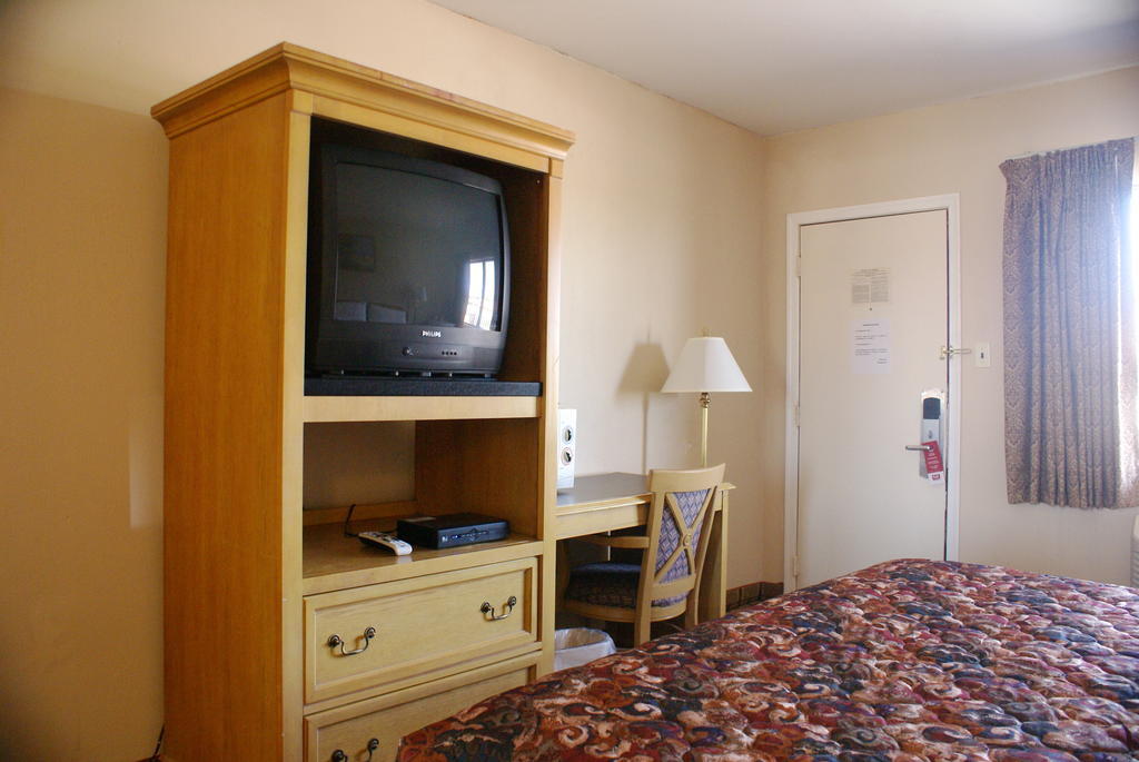 Bayview Inn And Suites Atlantic City Room photo