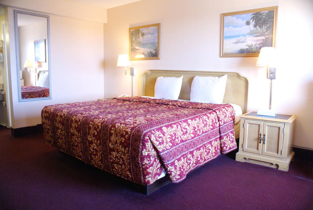Bayview Inn And Suites Atlantic City Room photo